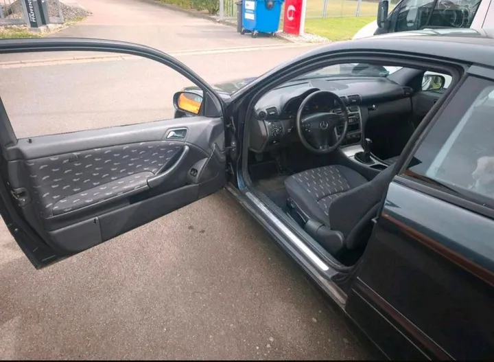 Mercedes-Benz C 180