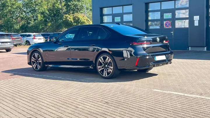 BMW 740