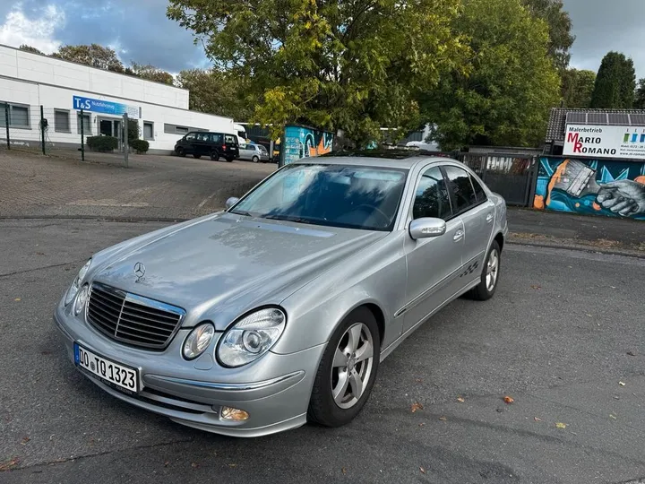 Mercedes-Benz E 220
