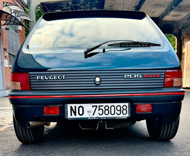Peugeot 205