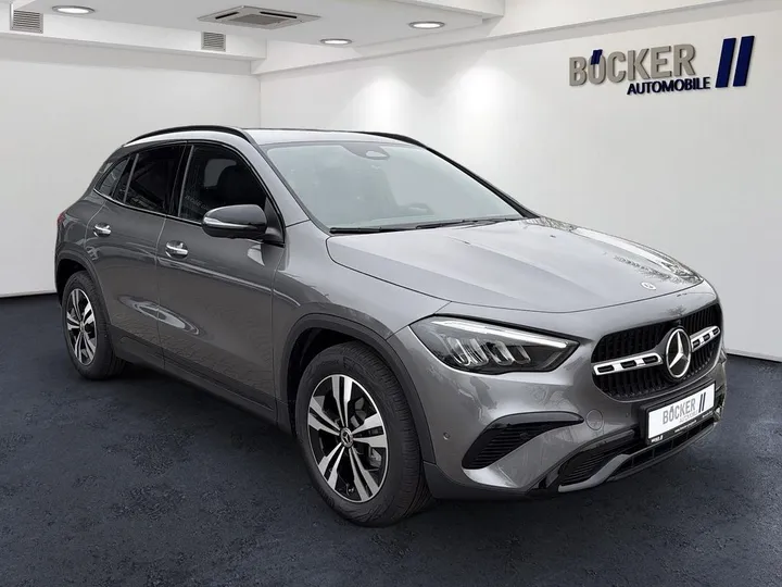 Mercedes-Benz GLA 200