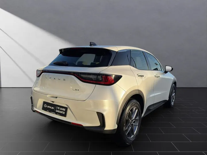 Lexus LBX