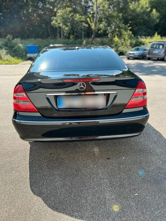 Mercedes-Benz E 320