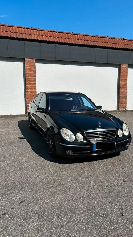 Mercedes-Benz E 320