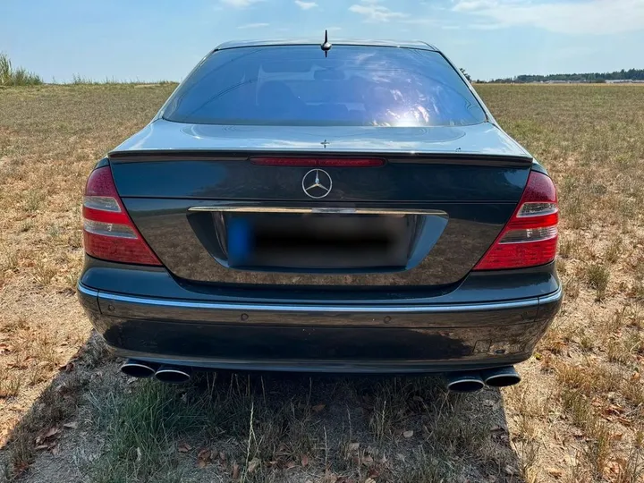 Mercedes-Benz E 500