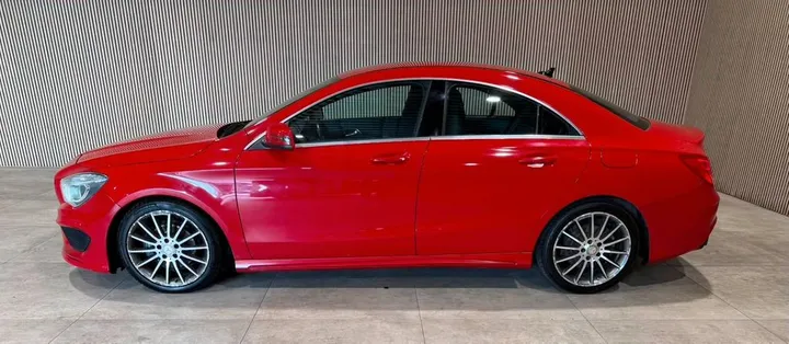 Mercedes-Benz CLA 200