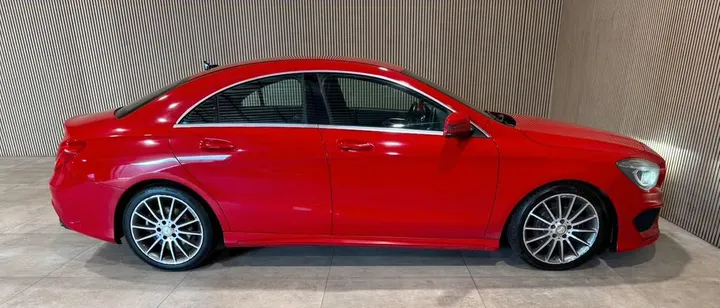 Mercedes-Benz CLA 200