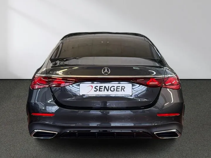 Mercedes-Benz E 200