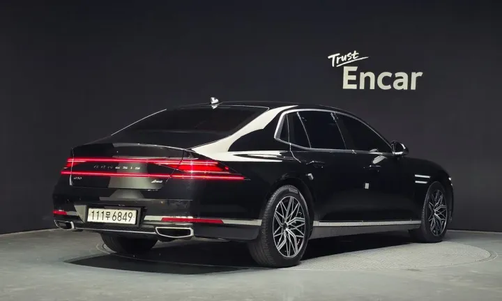 Genesis G90