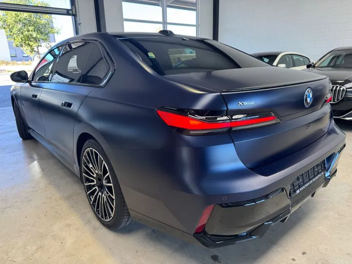 BMW 750