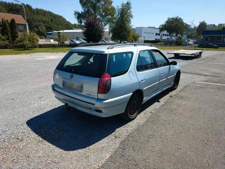 Peugeot 306