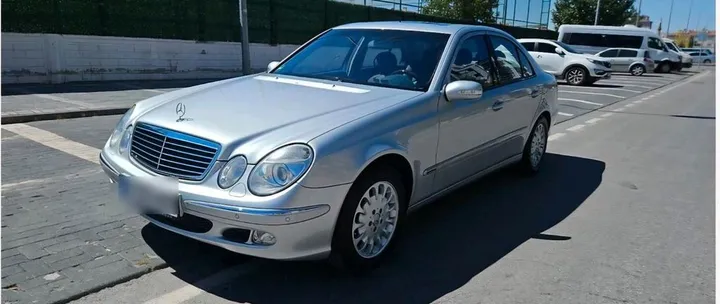 Mercedes-Benz E 320