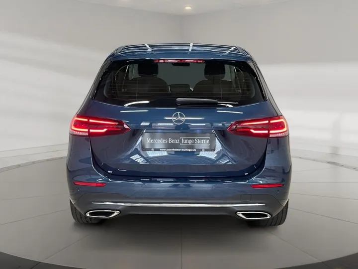 Mercedes-Benz B 200