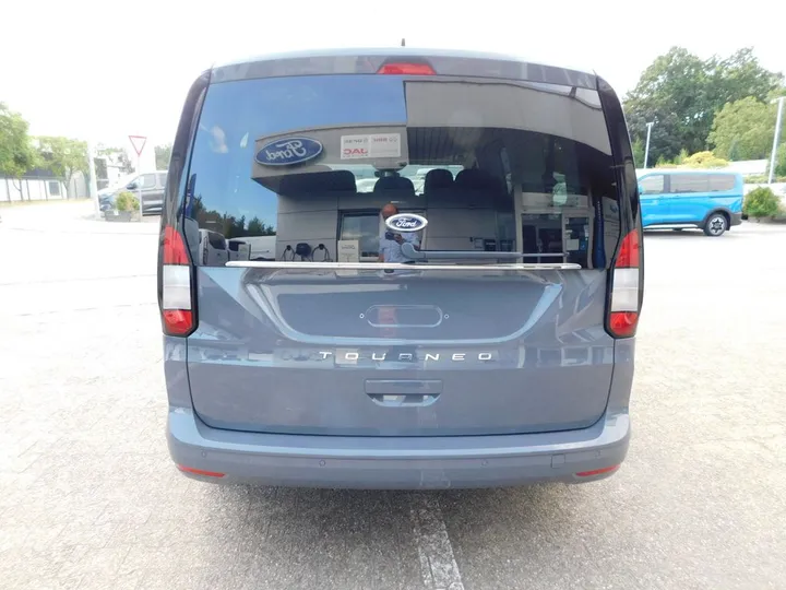 Ford Grand Tourneo