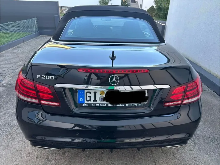 Mercedes-Benz E 200