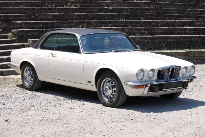 Jaguar XJ6