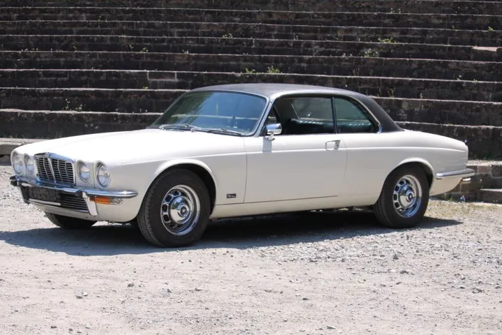 Jaguar XJ6