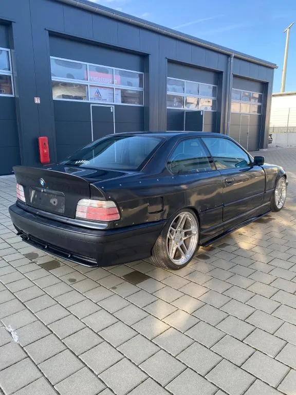 BMW 325