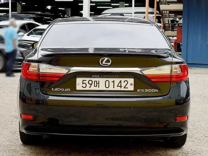 Lexus ES