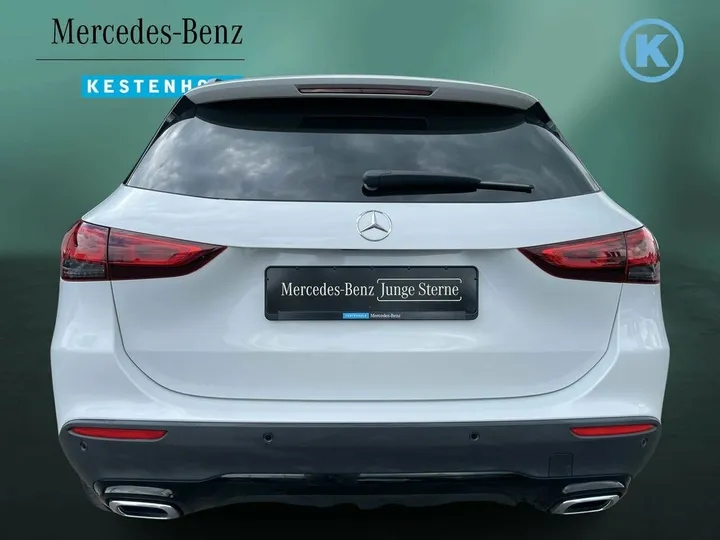 Mercedes-Benz GLA 200