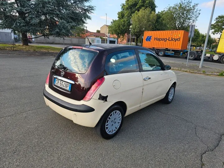 Lancia Ypsilon