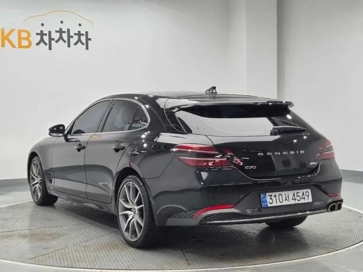 Genesis G70