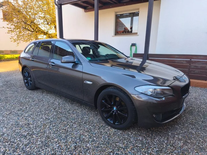 BMW 323