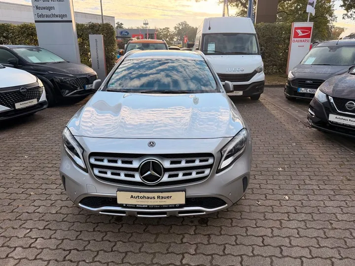 Mercedes-Benz GLA 220