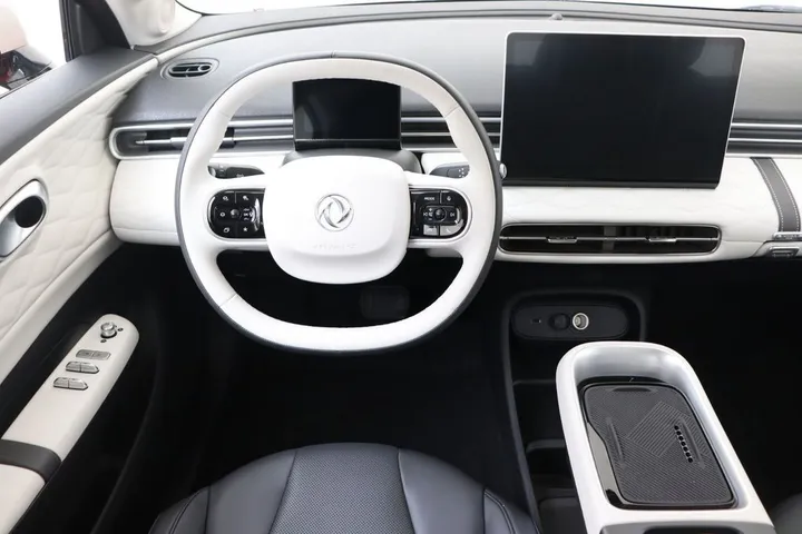 Dongfeng Box