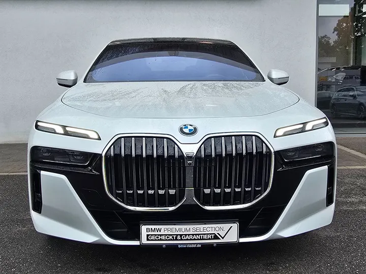 BMW 740