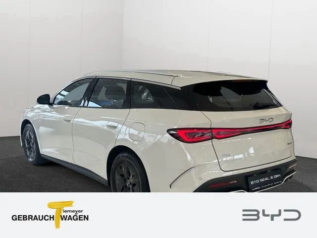 BYD SEAL 6