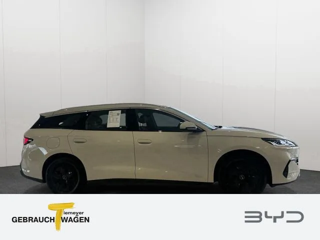 BYD SEAL 6