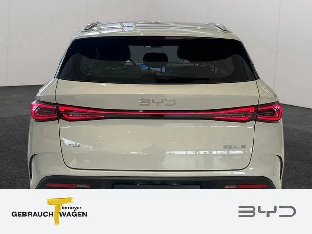 BYD SEAL 6