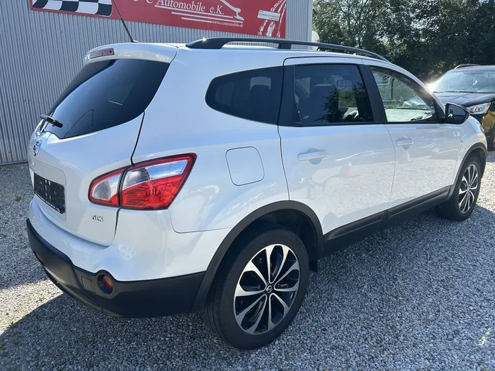 Nissan Qashqai+2