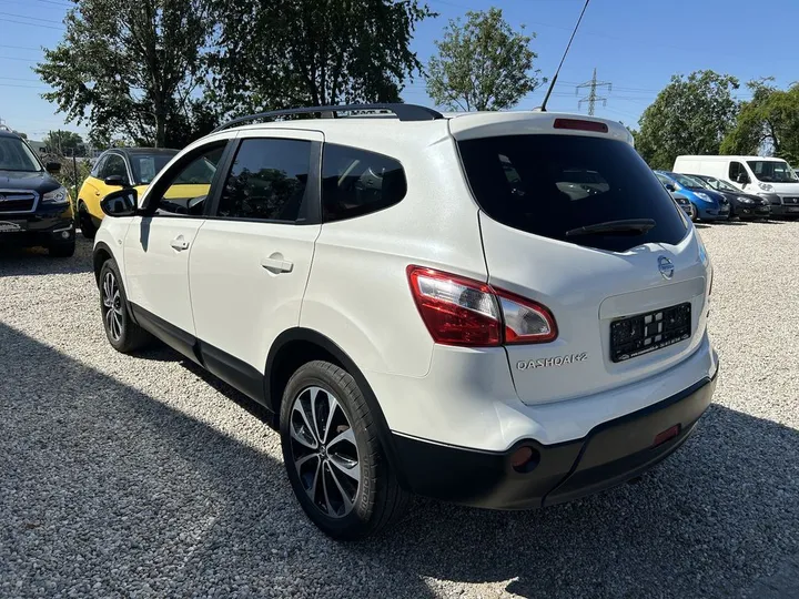 Nissan Qashqai+2