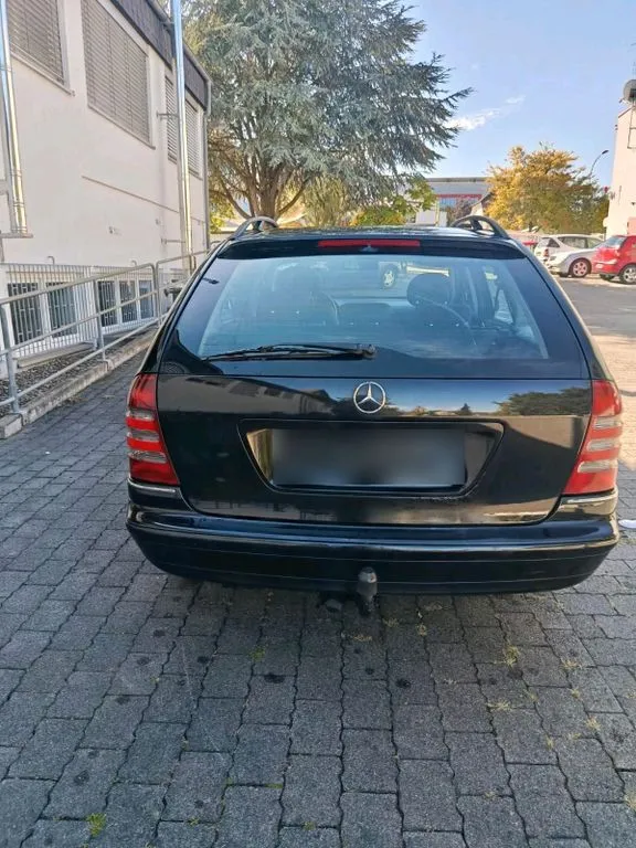 Mercedes-Benz C 220