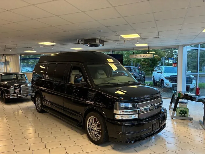 GMC Savana