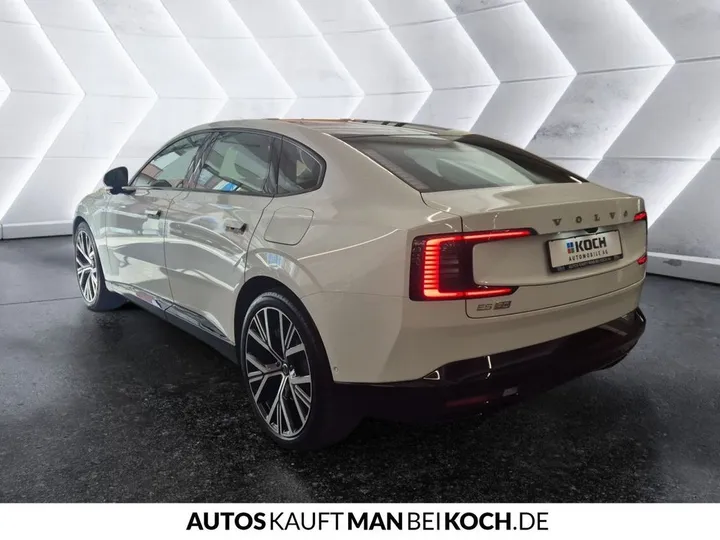 Volvo ES90