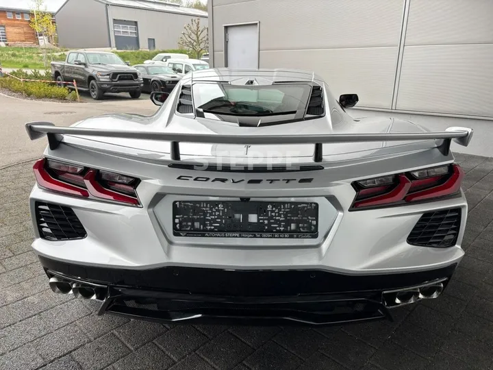 Corvette C8