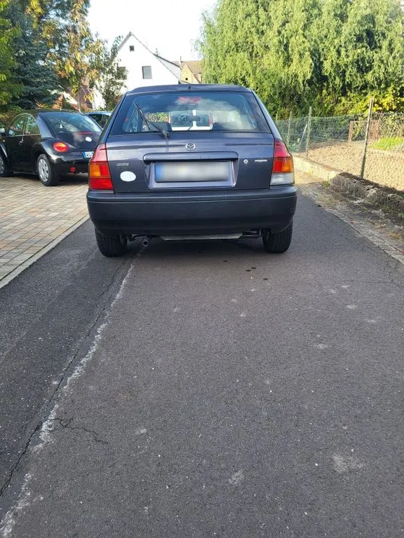 Mazda 323