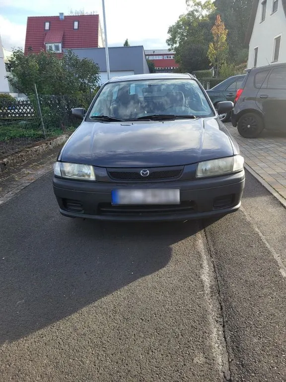 Mazda 323