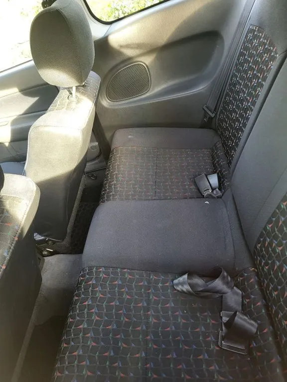 Mazda 323