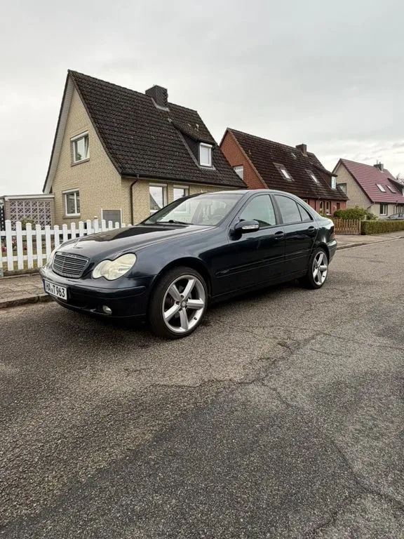 Mercedes-Benz C 180