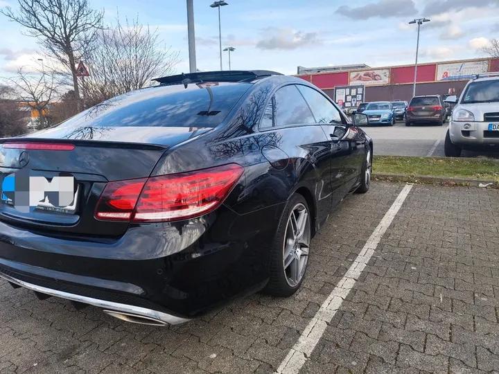Mercedes-Benz E 220