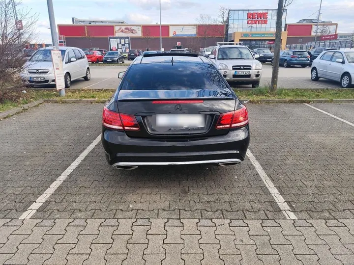 Mercedes-Benz E 220