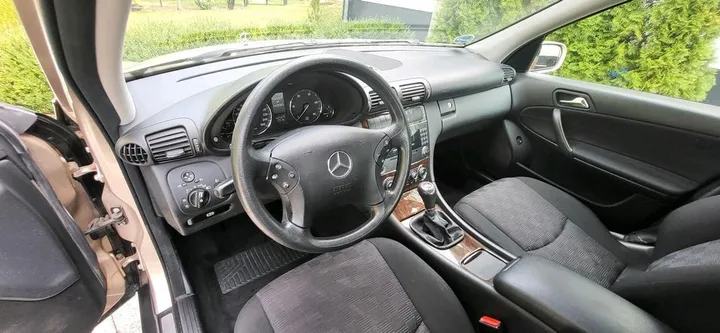 Mercedes-Benz C 220