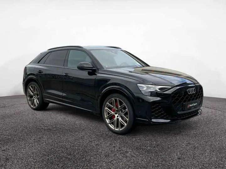 Audi RSQ8