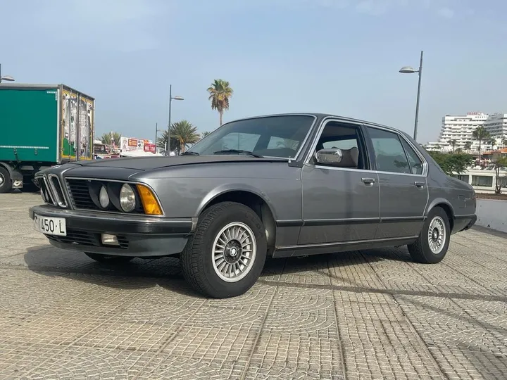 BMW 735