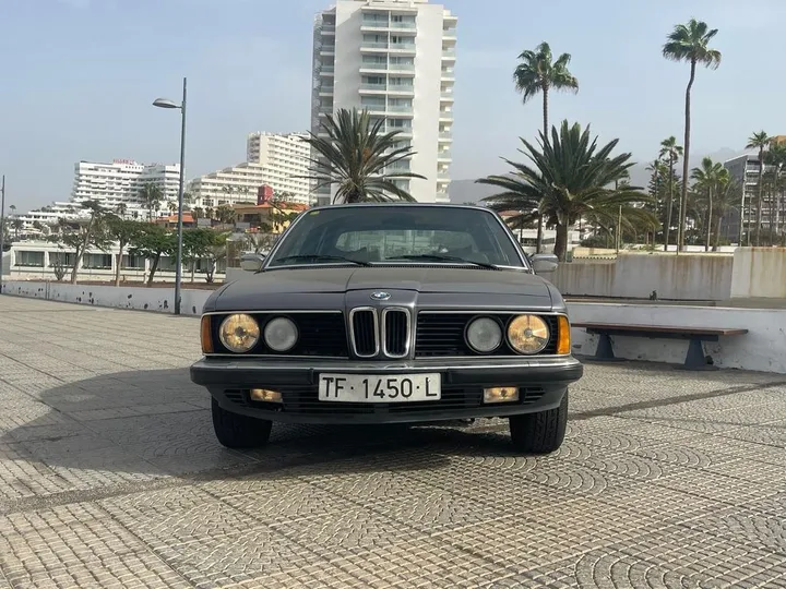 BMW 735