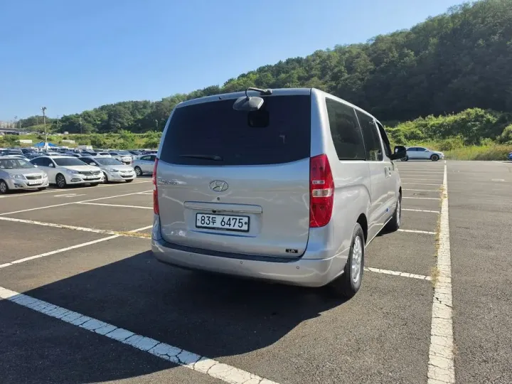Hyundai Starex